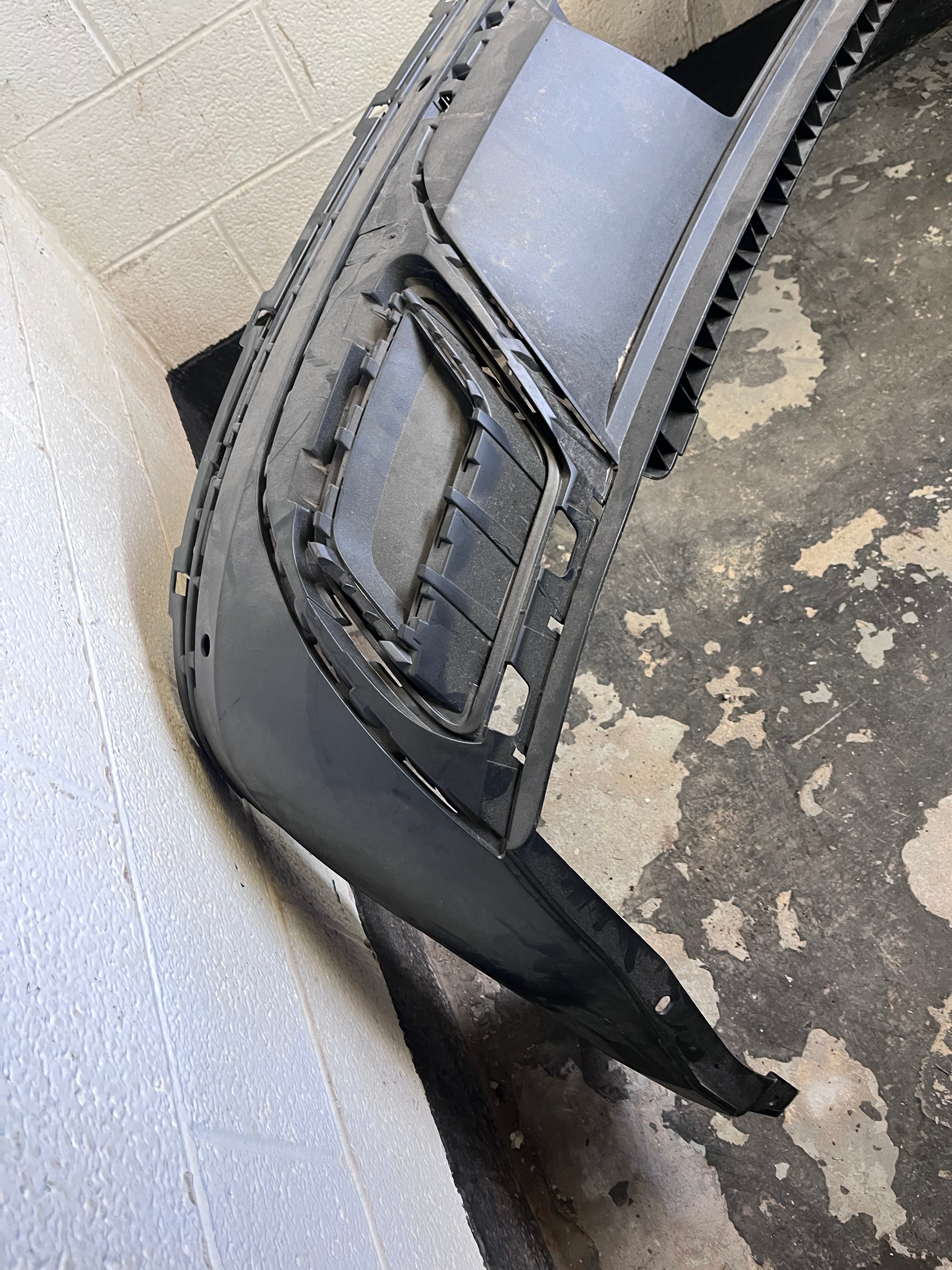 18-20 Atlas Rear Lower Spoiler